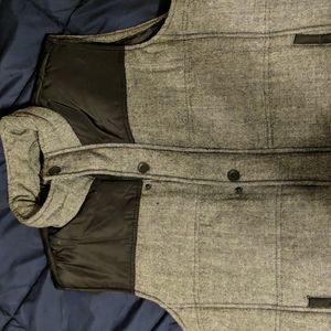 BKE by buckle utility vest size M